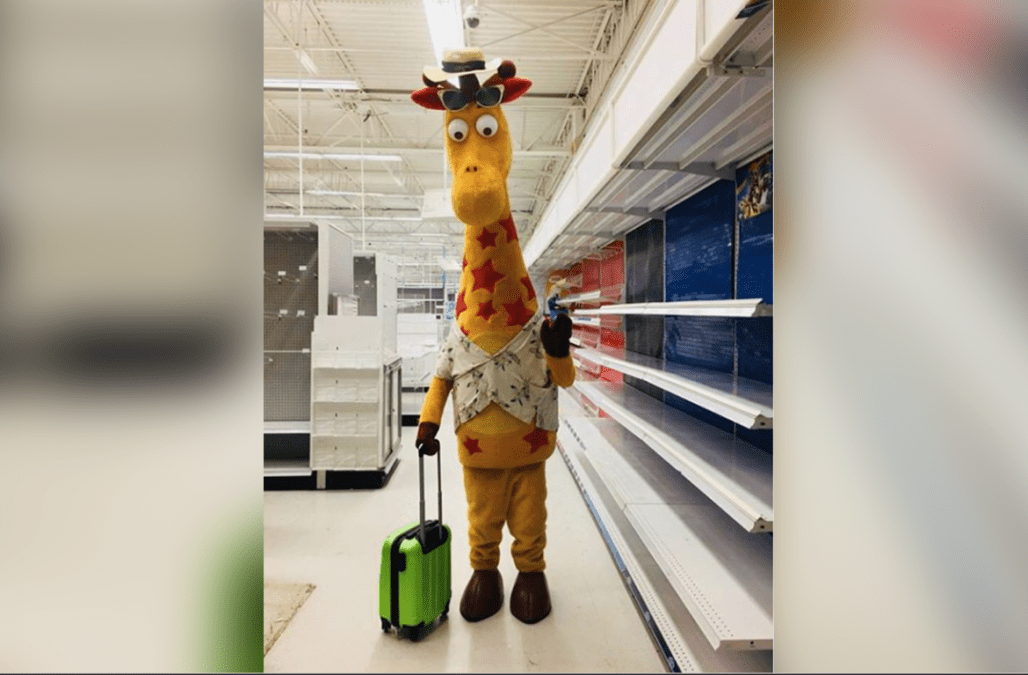 Toys R Us Posts Touching Final Message On Last Day Of Business - toys r us posts touching final message on last day of business play on